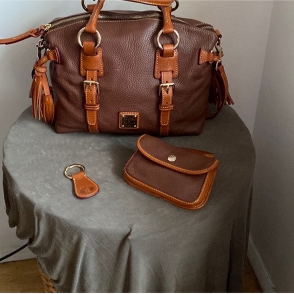 Dooney & Bourke Bristol satchel w/accessories - Picture 2 of 13